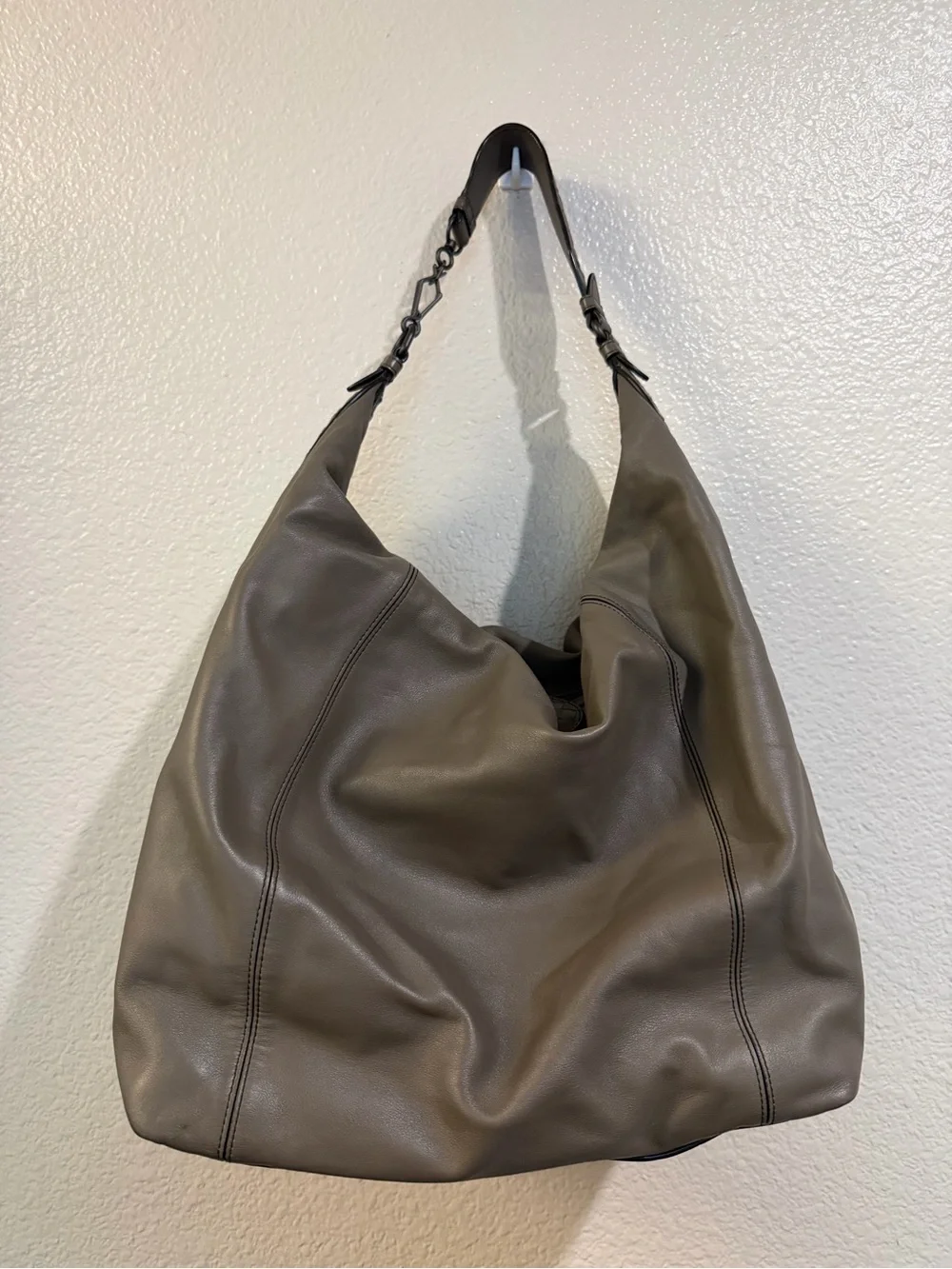 BOTTEGA VENETA Greige Gray Intrecciato Weave Hobo Bag